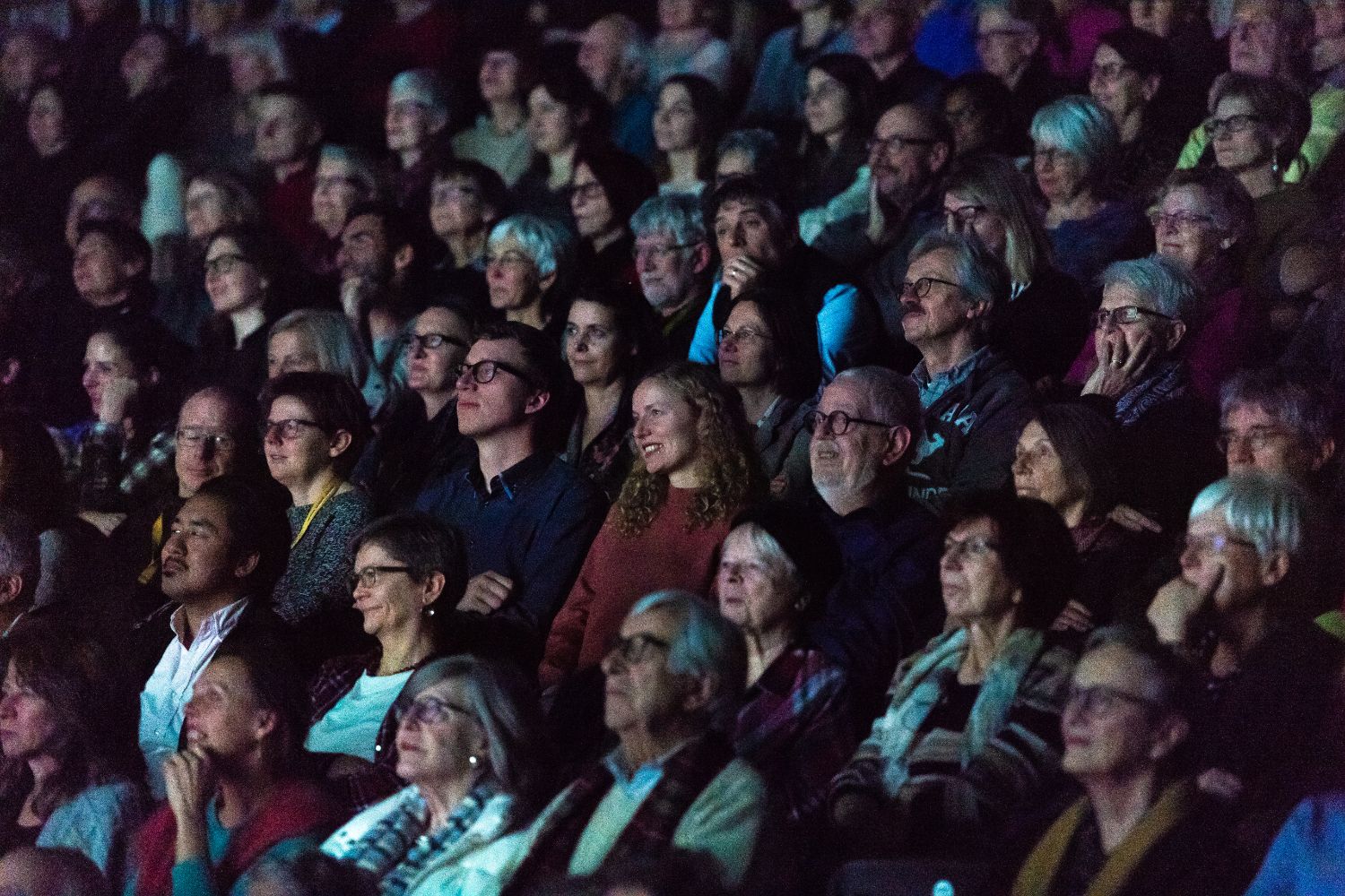 Zuschauende in der Reithalle (© module+ / Solothurner Filmtage)