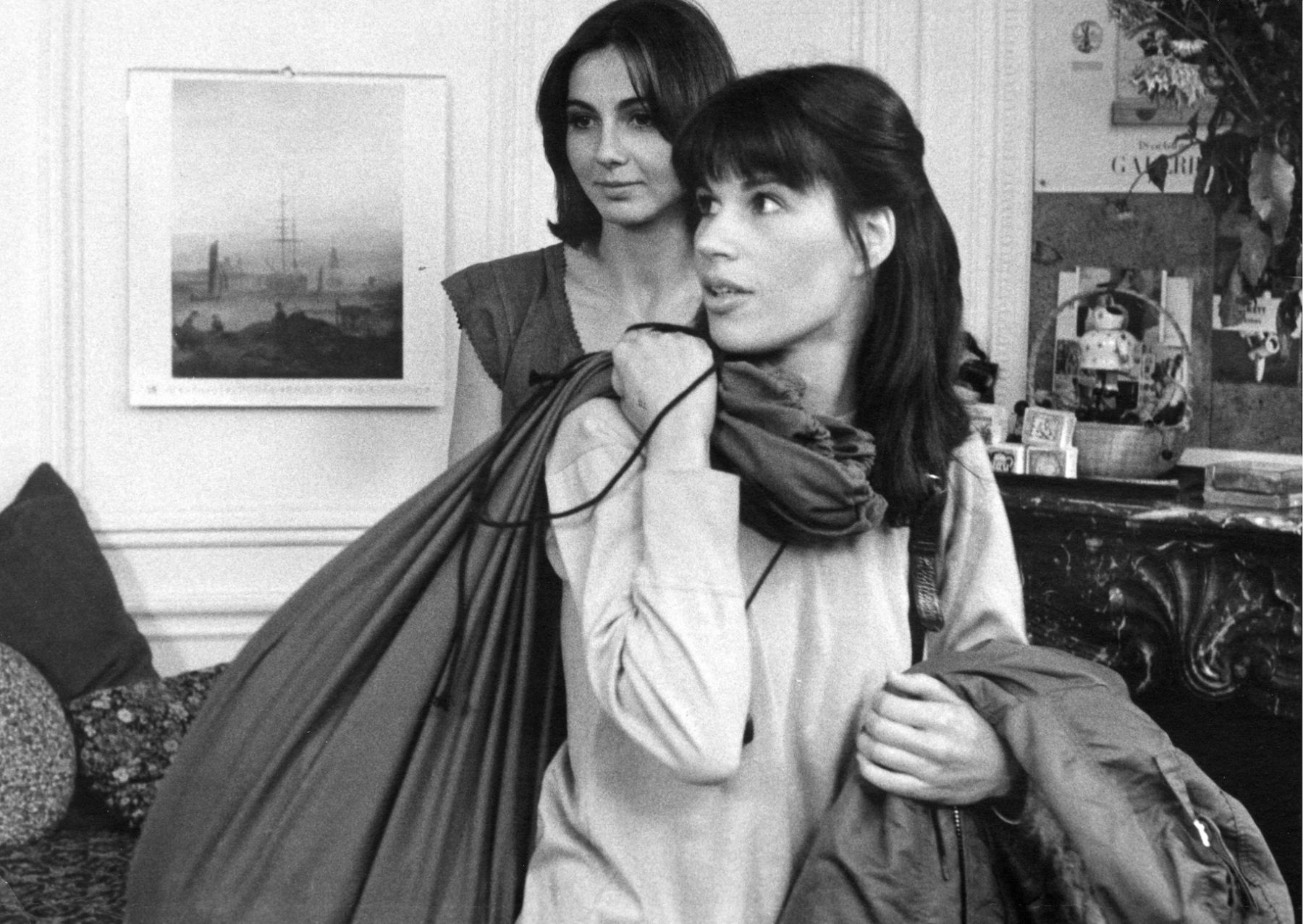 Histoires: la fille de Prague avec un sac très lourd